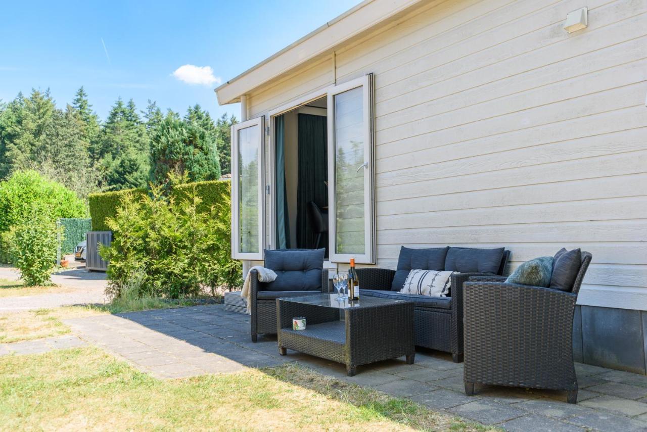 Gezellig Chalet Aan De Veluwse Bosrand Putten Exteriér fotografie