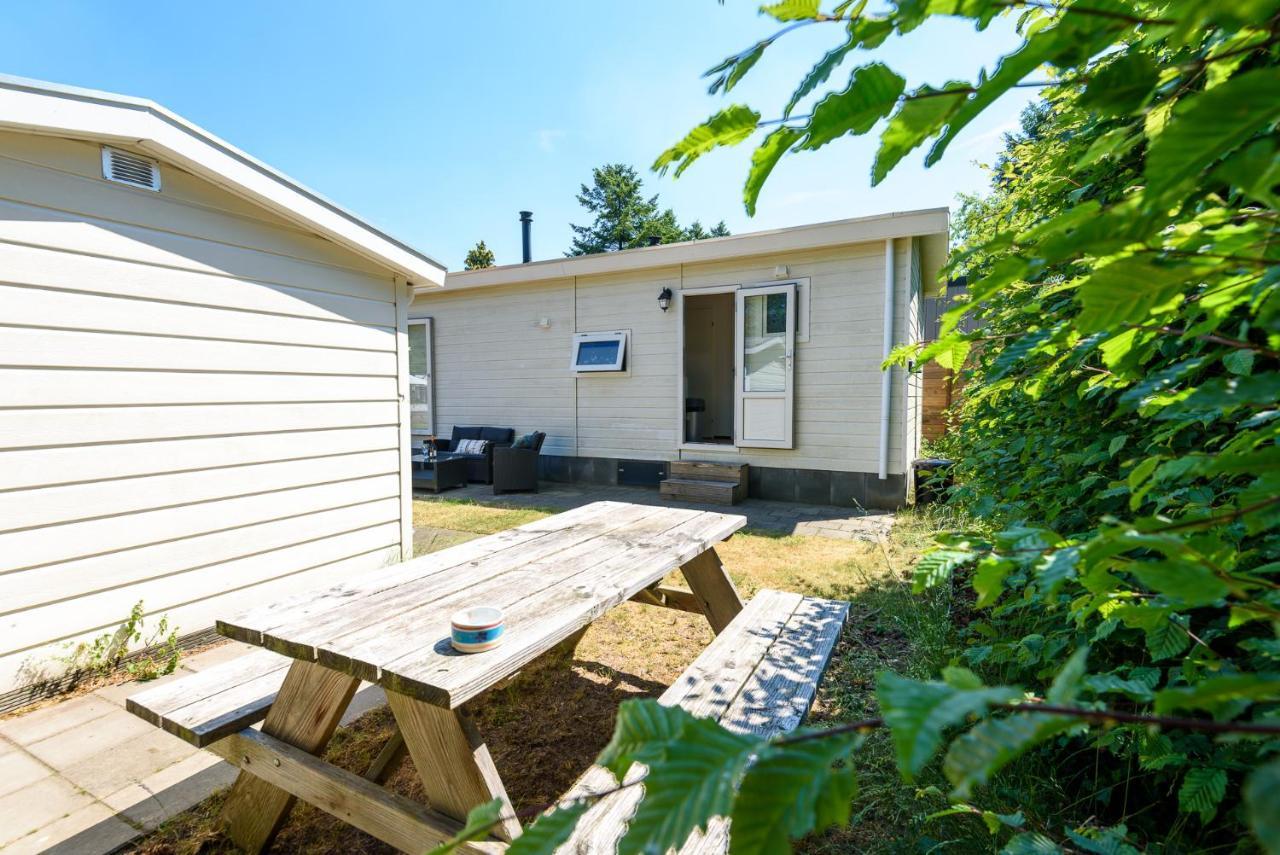 Gezellig Chalet Aan De Veluwse Bosrand Putten Exteriér fotografie